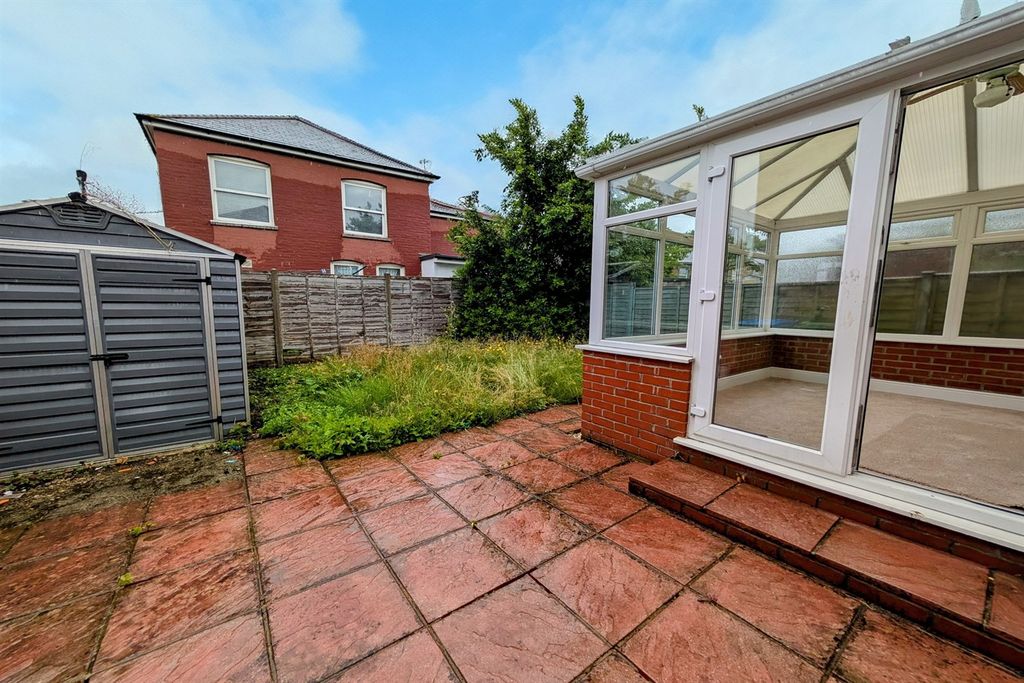 Property photo 2 of 12 (Main)