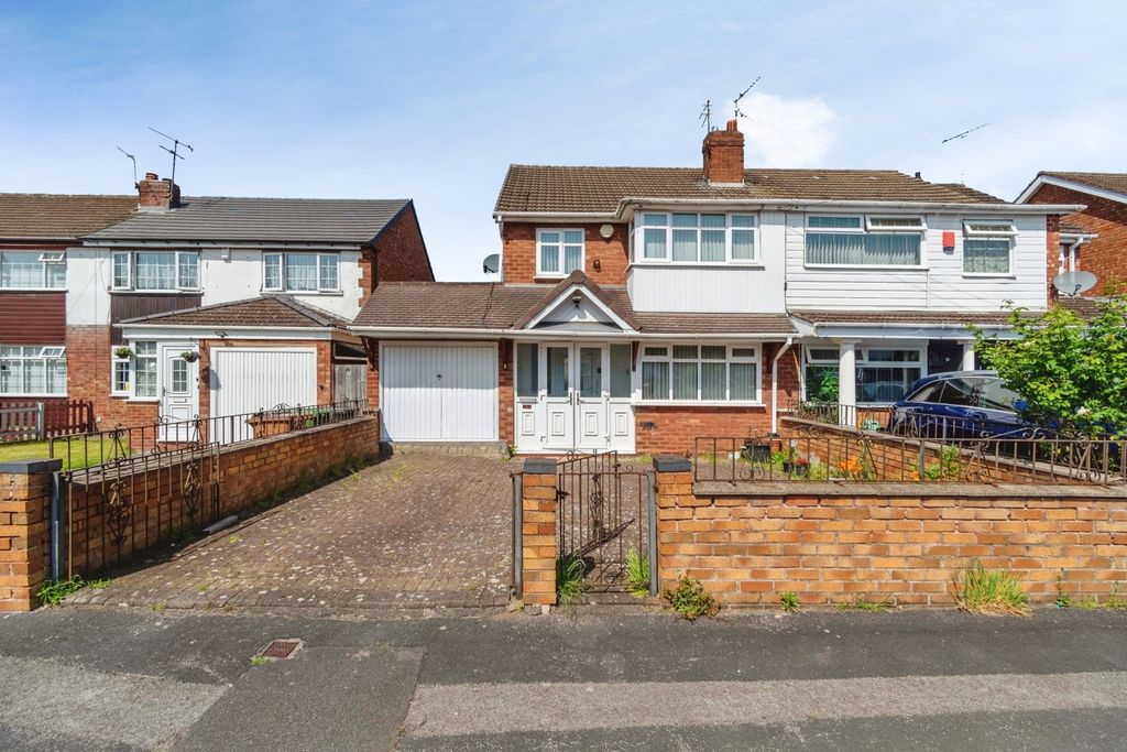 Property photo 1 of 17 Pbox-Img.Jpg