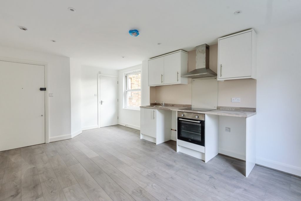 Property photo 1 of 6 925117 (2)