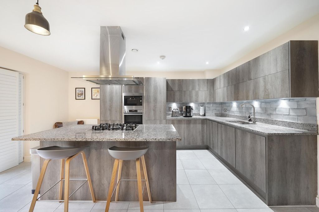 Property photo 2 of 32 Kitchen