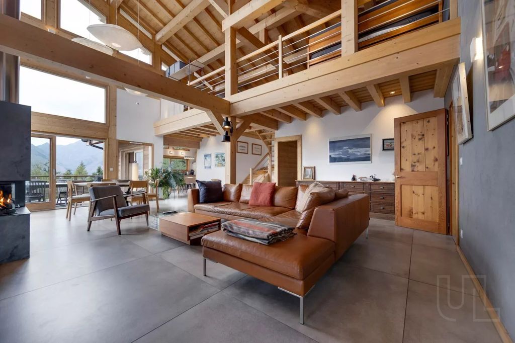 Property photo 3 of 36