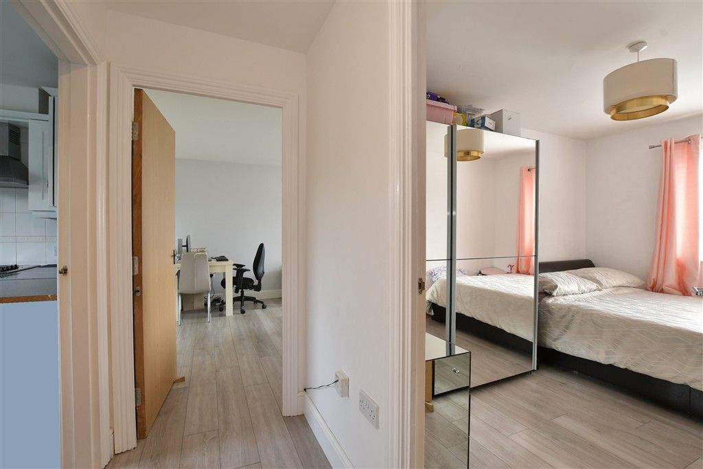 Property photo 2 of 8 Hallway