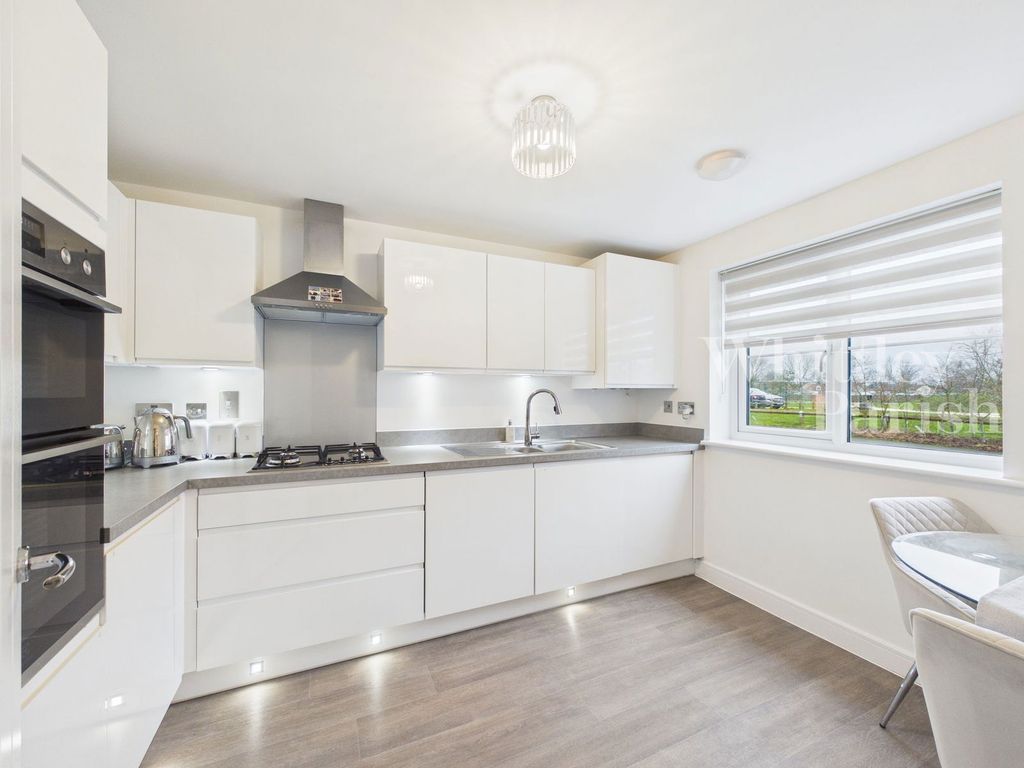 Property photo 2 of 16