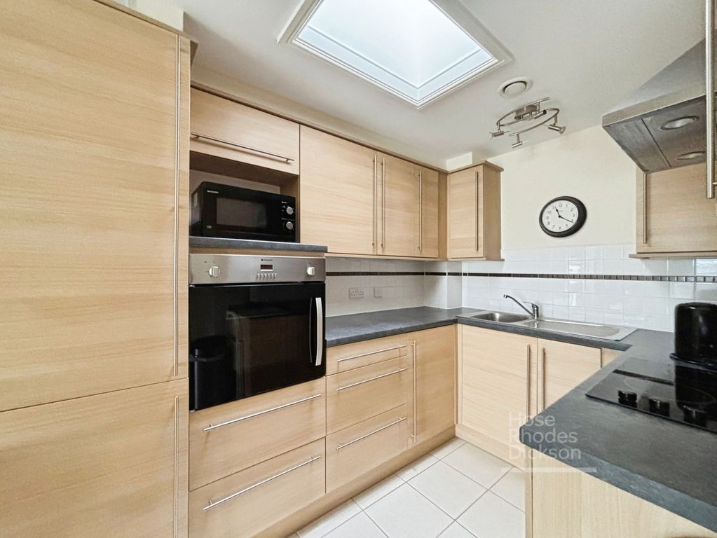 Property photo 2 of 10 Kitchen