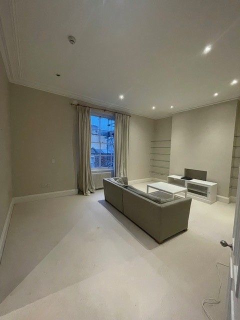 Property photo 1 of 7 Lounge