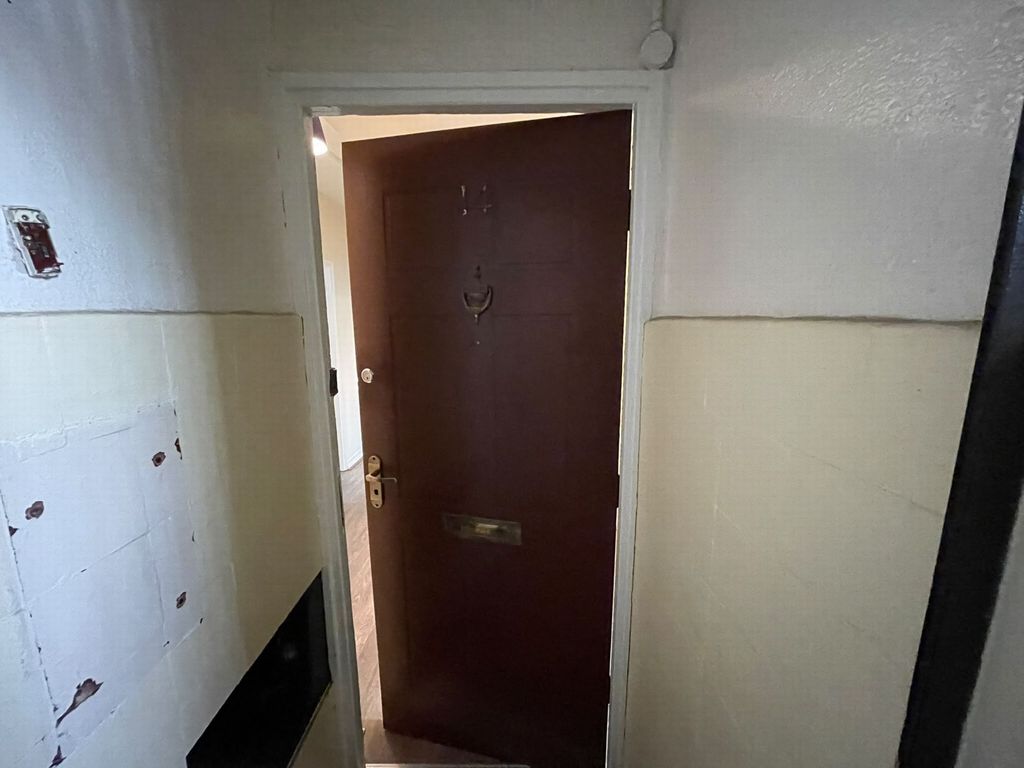 Property photo 1 of 8 Photo 9