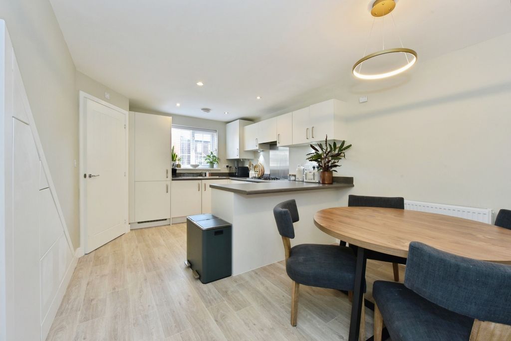 Property photo 2 of 14 Pbox-Img.Jpg