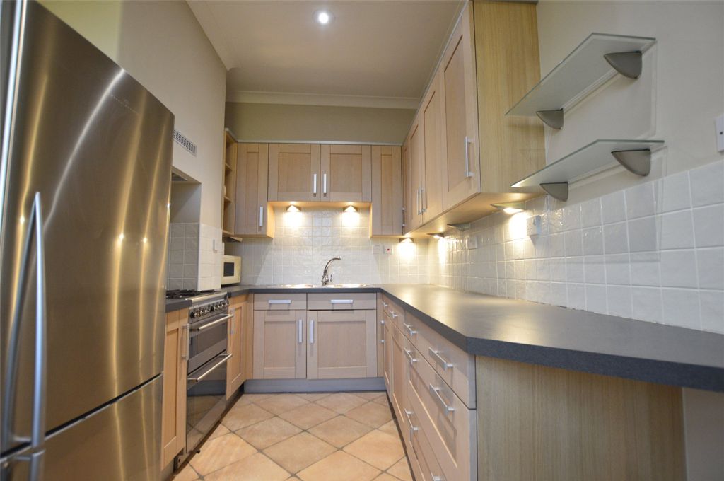 Property photo 3 of 10 Kitchen