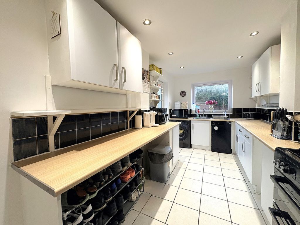 Property photo 2 of 24