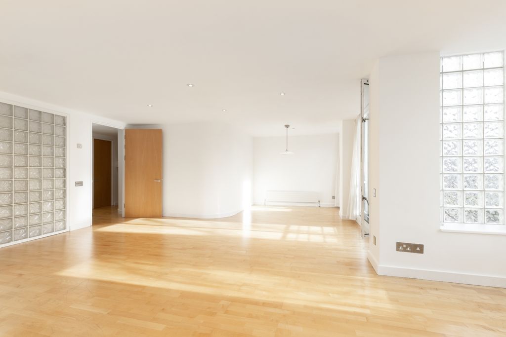 Property photo 2 of 11 Rose Court, 8 Isl...