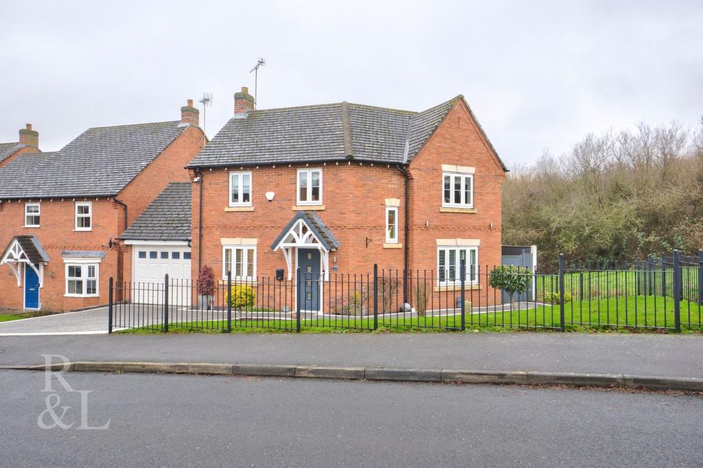 Property photo 1 of 28 23 Glemorgan Way (12).Jpg