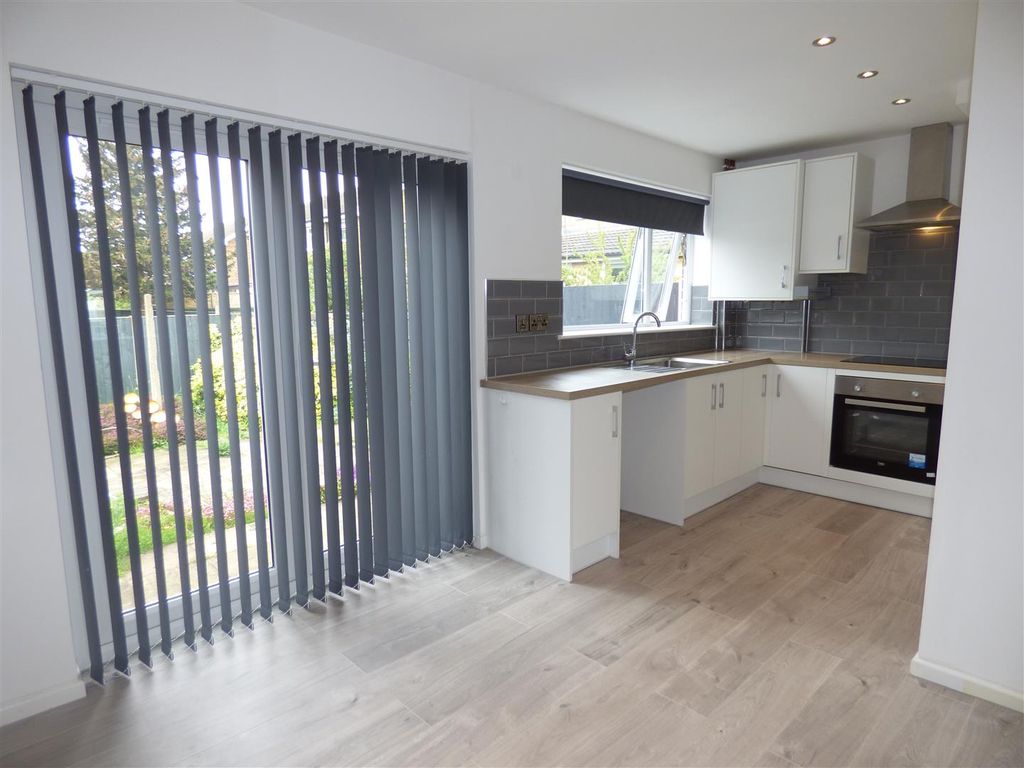 Property photo 2 of 11 50 Austen Avenue Dining Kitchen.Jpg