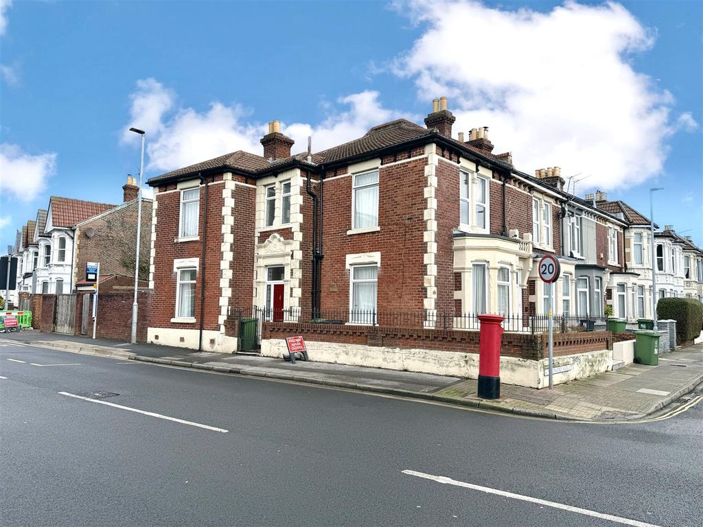 Property photo 1 of 18 742A9A71-F0B3-4110-91A0-B6A86Df73C38.Jpeg
