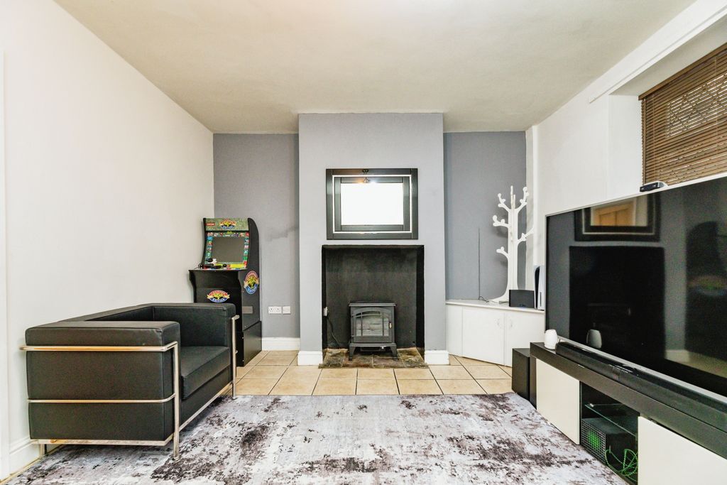 Property photo 1 of 18 2A8A2890