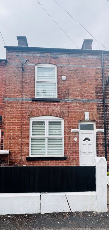 Property photo 1 of 12 Mayfield Front