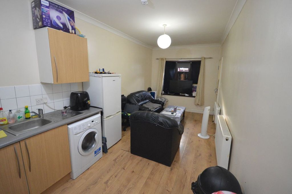 Property photo 3 of 6