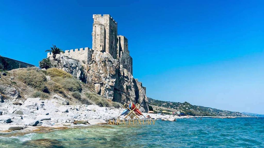 Property photo 2 of 36