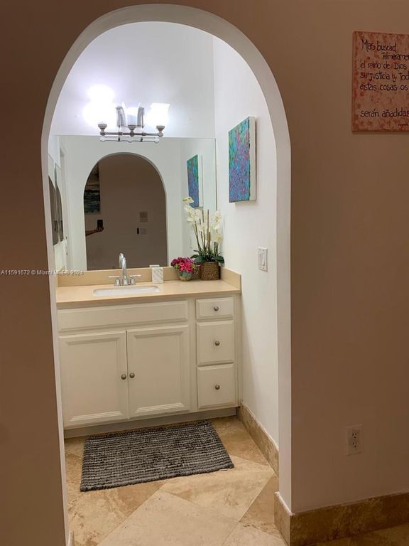 Property photo 2 of 18 <Alttext/>