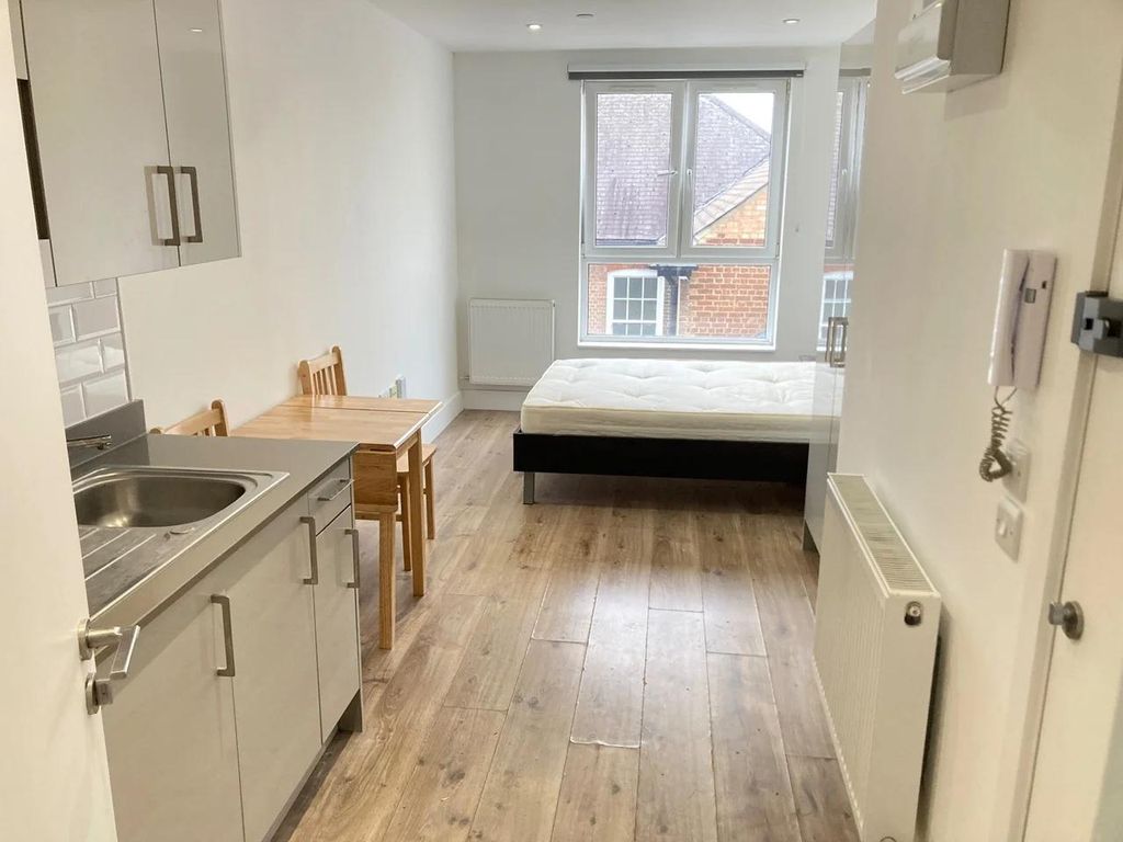 Property photo 1 of 2