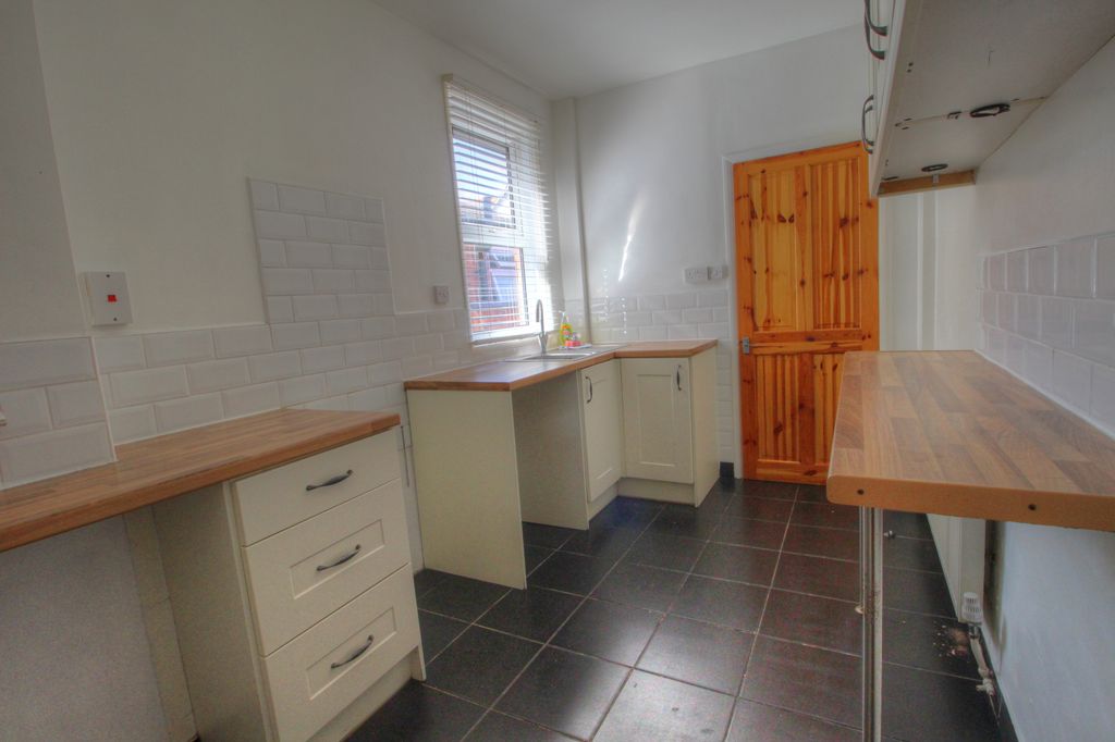 Property photo 1 of 14 Kitchen