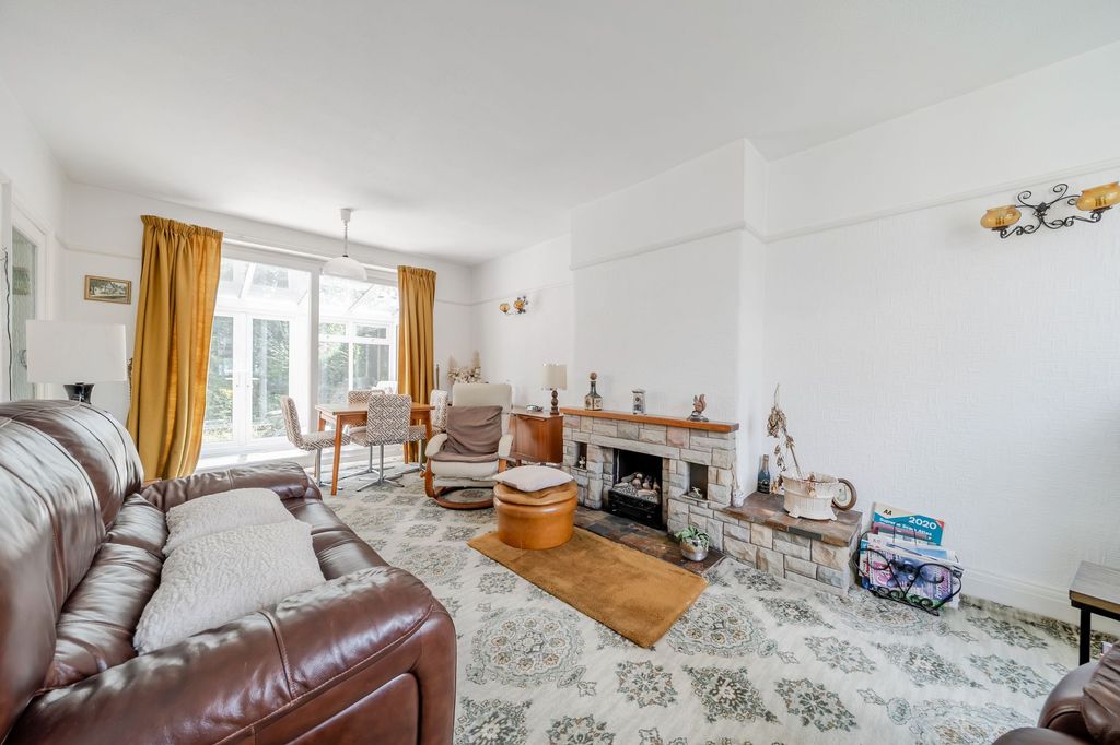 Property photo 3 of 19