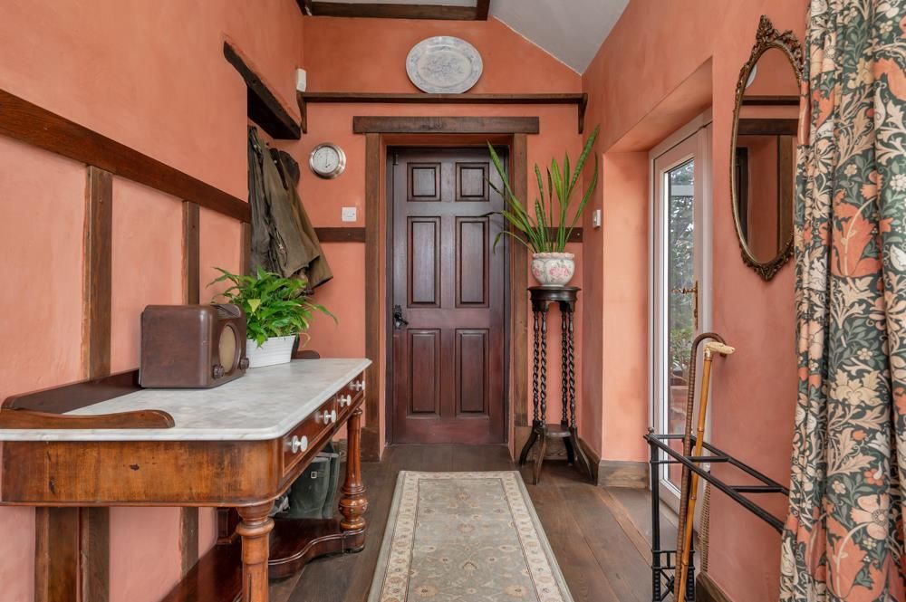 Property photo 3 of 28 Entrance Hall