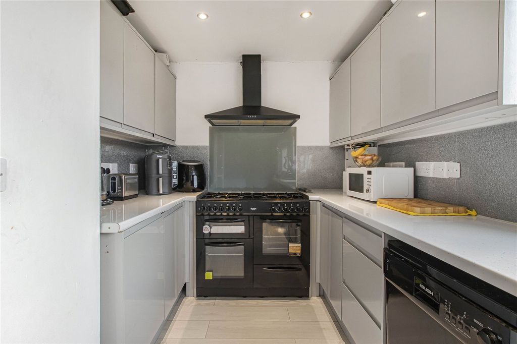 Property photo 3 of 24 Kitchen