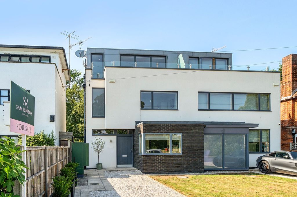 Property photo 1 of 33
