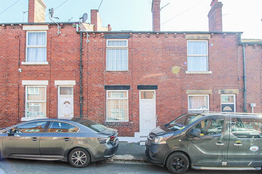 Property photo 1 of 11