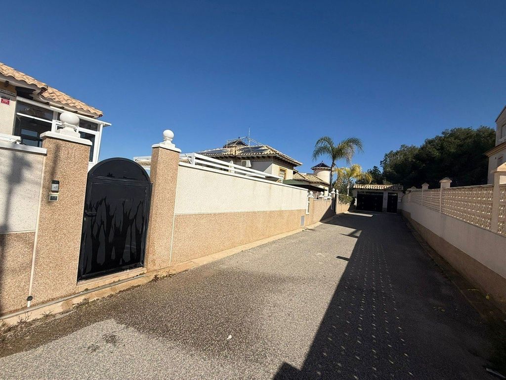 Property photo 3 of 42