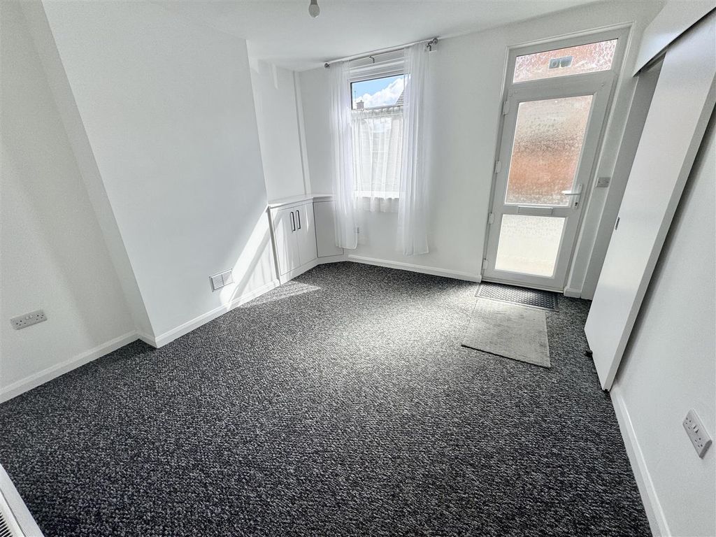 Property photo 2 of 11 Img_2476.Jpg