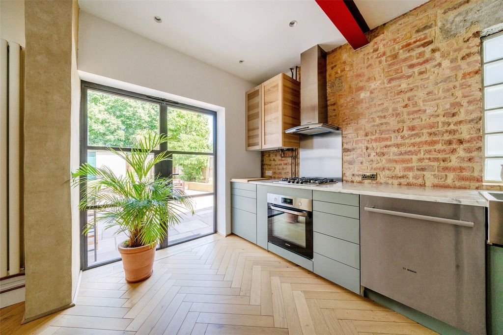 Property photo 1 of 37 Kitchen