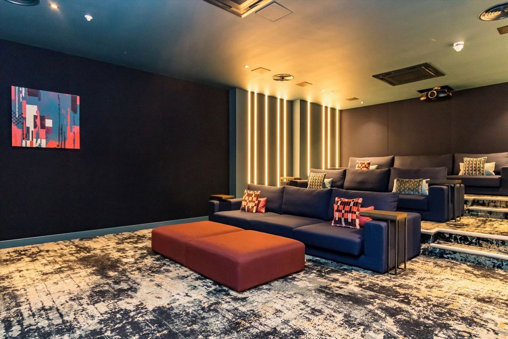 Property photo 3 of 11