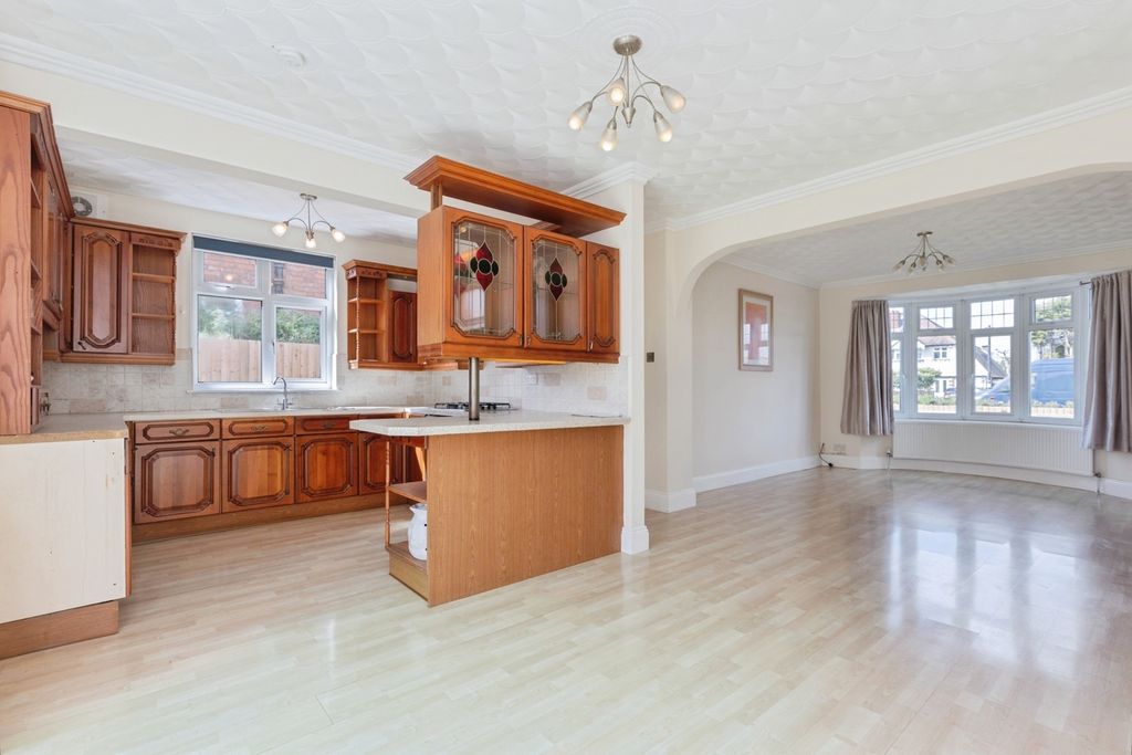 Property photo 3 of 18 Dining Area