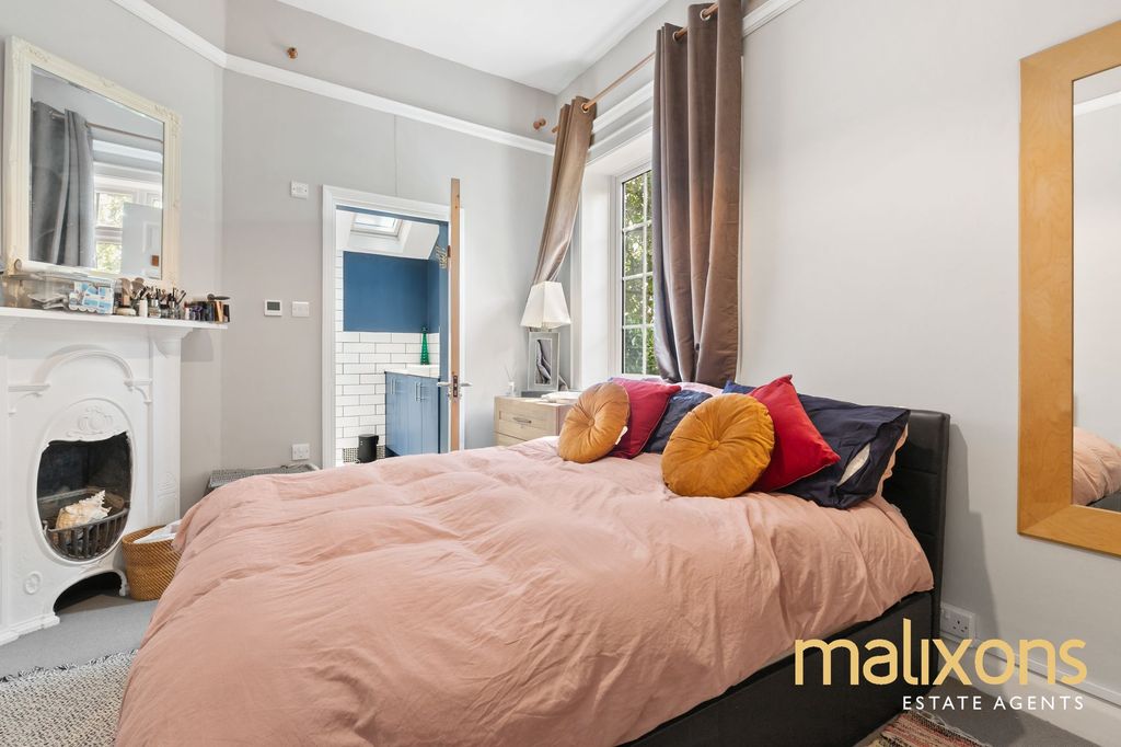 Property photo 1 of 1