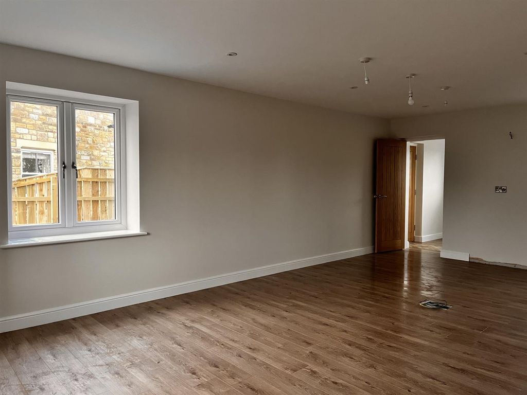 Property photo 3 of 29 A88641Db-0dc3-46Ae-A24B-0Ca65E0B42E2.Jpg