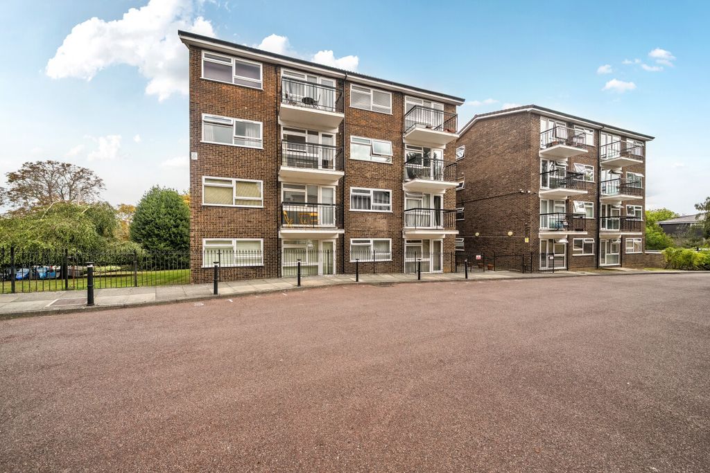 Property photo 1 of 15 1522873-1-6Aaa672...