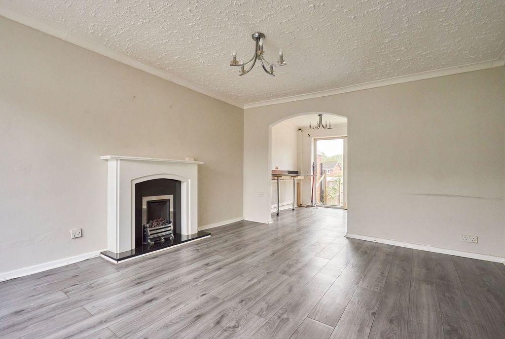 Property photo 2 of 29