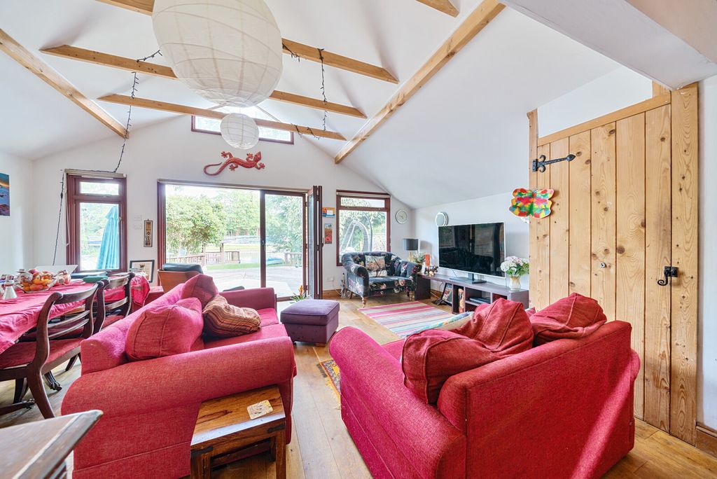 Property photo 3 of 16 1304322-7-684Afd8...