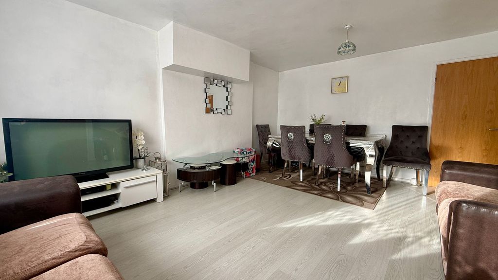 Property photo 2 of 6 Reception