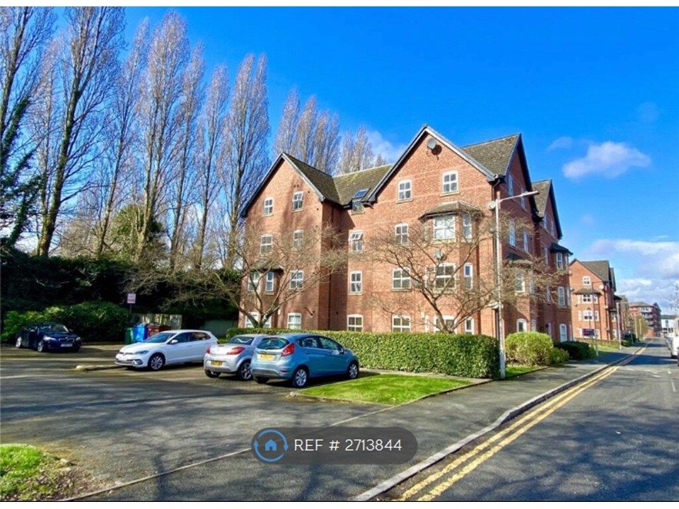 Property photo 1 of 6 Hanover House With Parking