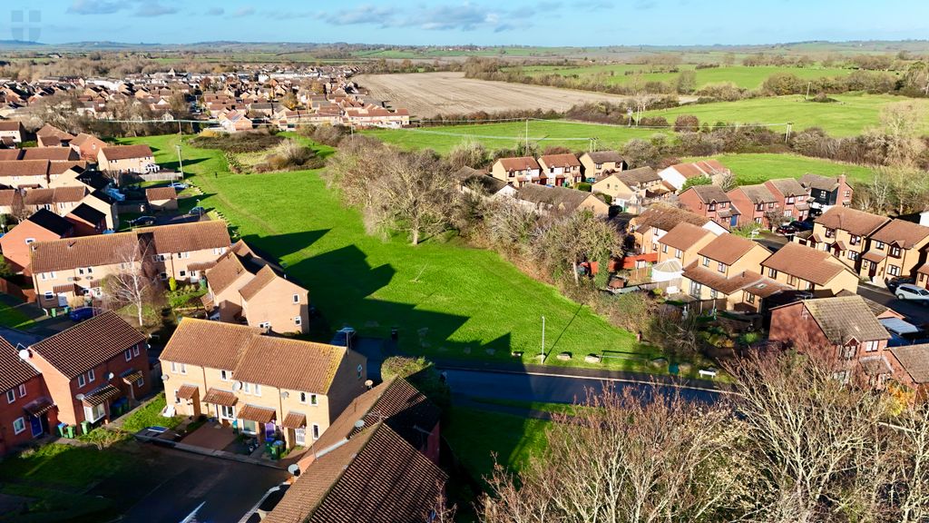 Property photo 1 of 11 Aiston Landscape