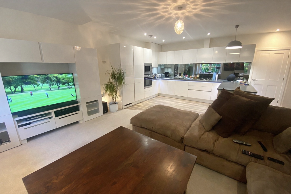 Property photo 2 of 8