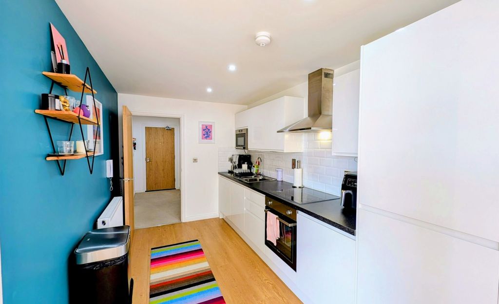 Property photo 2 of 17 Kitchen