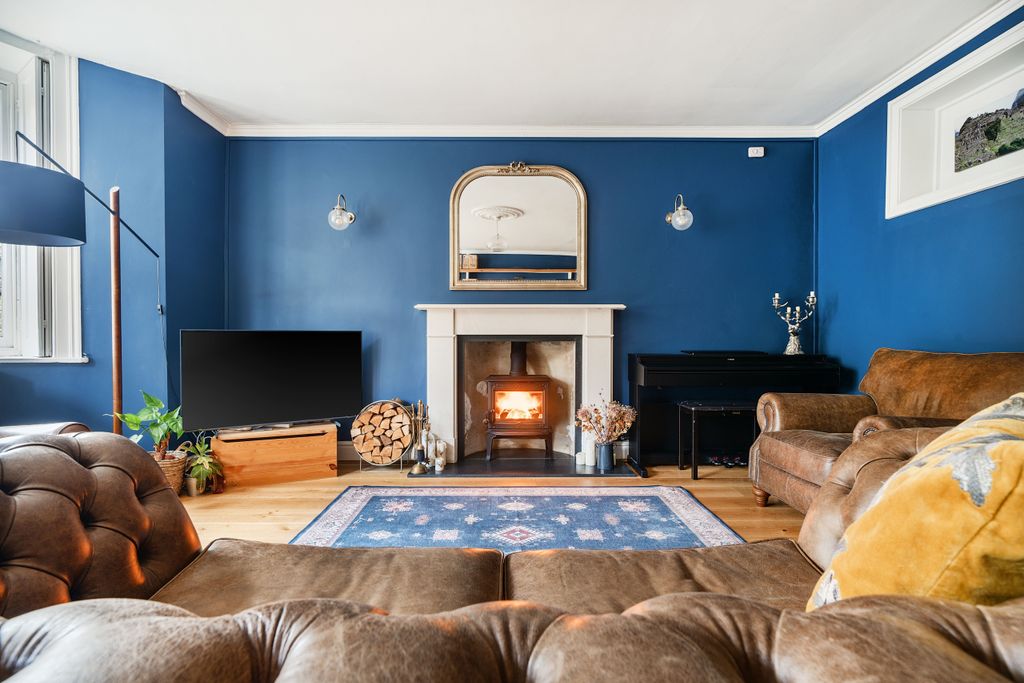 Property photo 2 of 17 Living Space