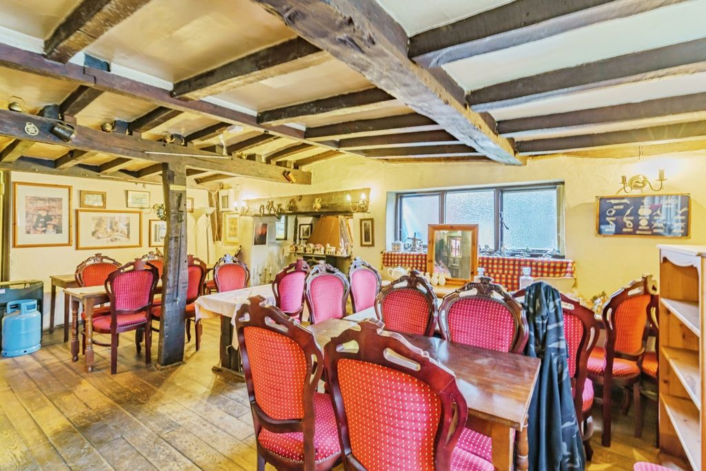 Property photo 3 of 16 Photo