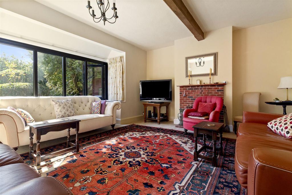 Property photo 2 of 27 71 Lansdowne Road-005.Jpg