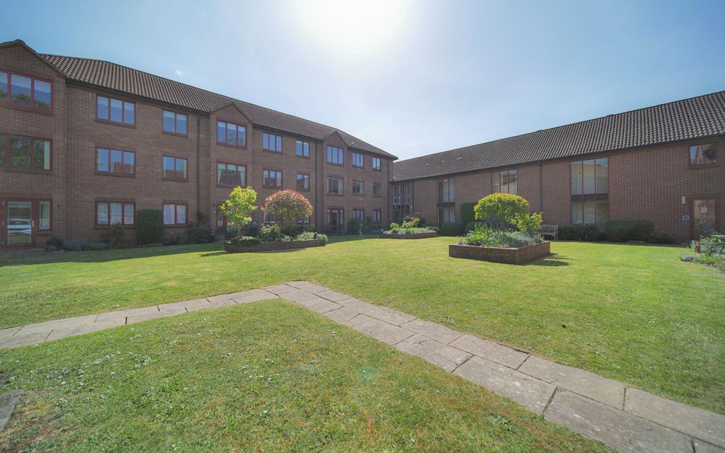 Property photo 1 of 11 Exterior