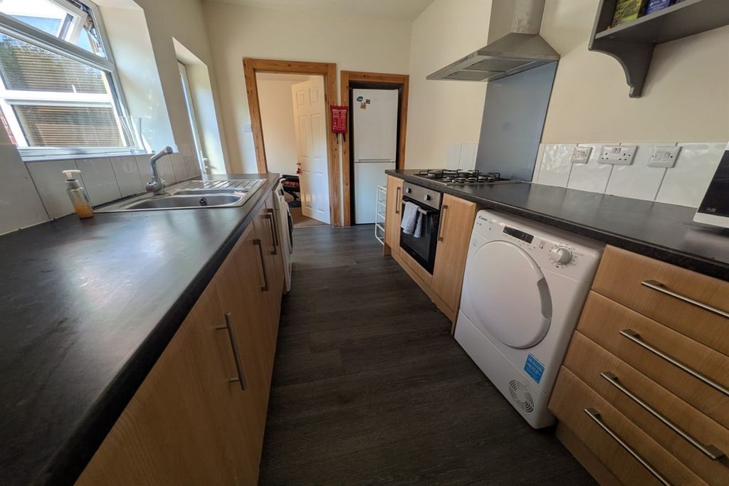 Property photo 1 of 19 (Main)