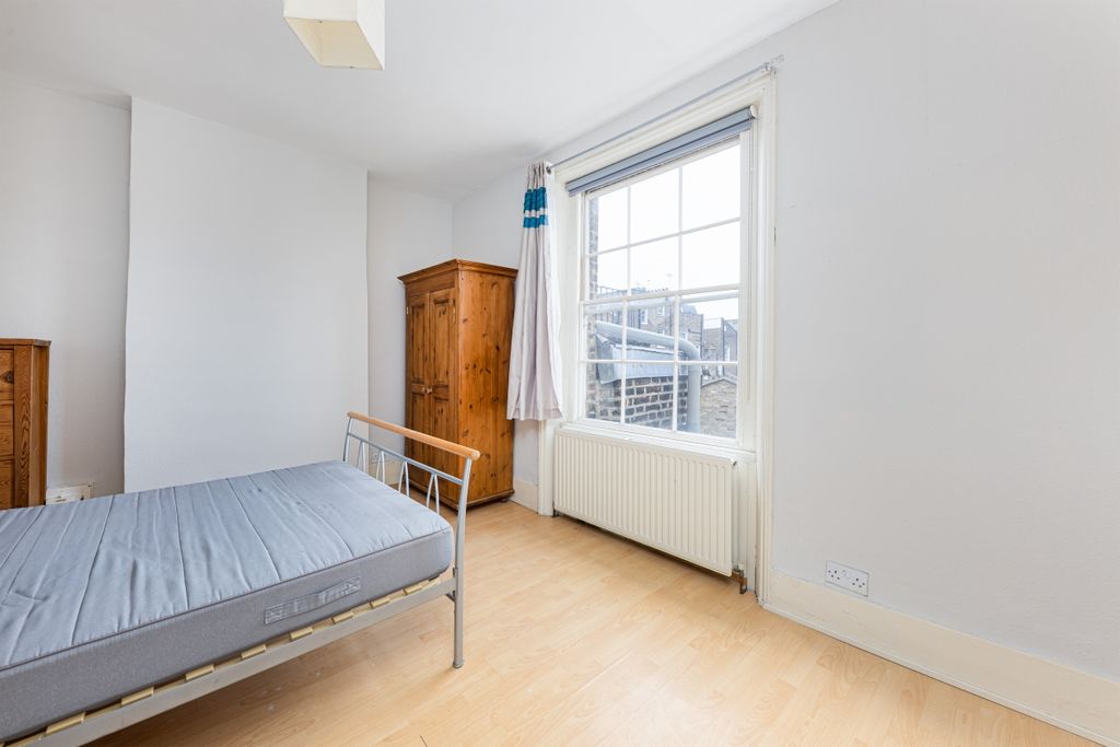 Property photo 2 of 10 151A Englefield R...